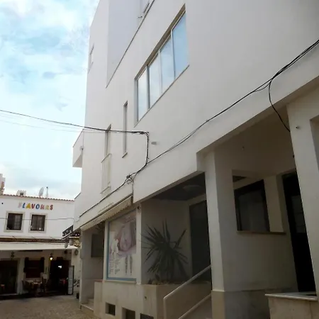 Edificio Sequeira - Local By Umbral Daire