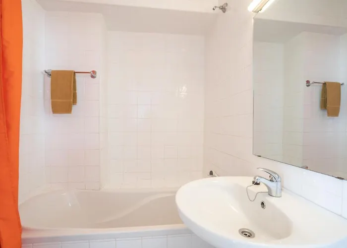 Edificio Sequeira - Local By Umbral البوفيرا