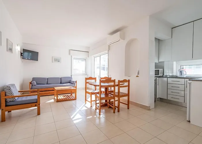 Edificio Sequeira - Local By Umbral * البوفيرا