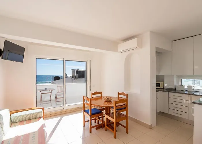 Edificio Sequeira - Local By Umbral